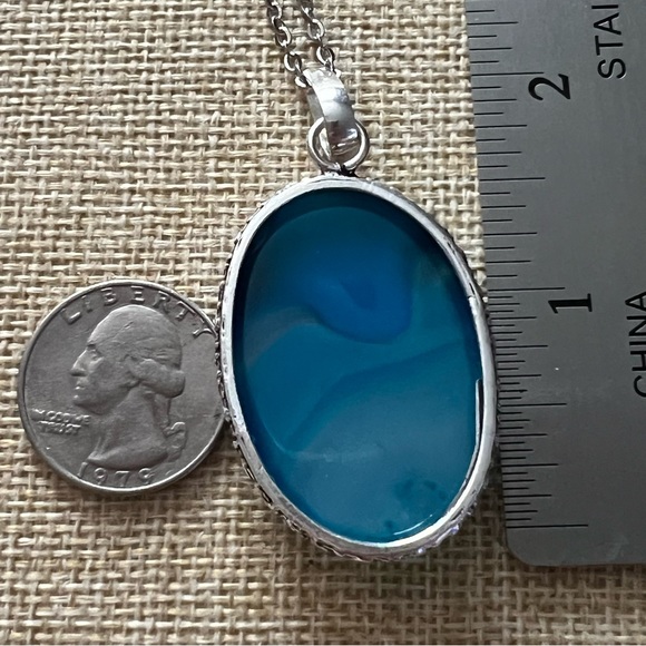 New Blue Botswana Agate Stone Silver Overlay Pendant w Decorative Bezel - Picture 6 of 6